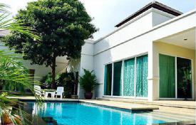 Дом в городе в Паттайе, Чонбури, Таиланд за 209 000 €