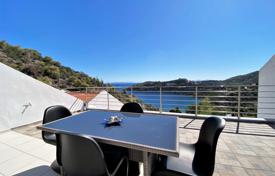 Двухуровневая меблированная квартира всего в 200 м от пляжа на Пелопоннесе, Греция за 169 000 €