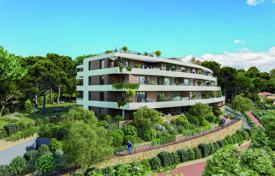 Новый жилой комплекс в окружении леса, Антиб, Лазурный Берег, Франция за От 270 000 €