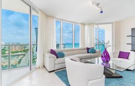 Комфортабельные апартаменты с видом на океан в резиденции на первой линии от пляжа, Санни Айлс Бич, Флорида, США за $889 000