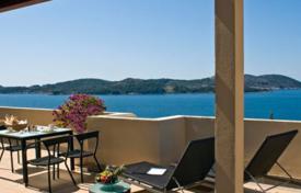 Меблированная квартира с большой террасой в элитной резиденции с пляжем и бассейнами, Орашац, Хорватия за 1 000 000 €