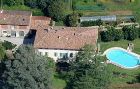 Отремонтированная ферма с отелем, бассейном, садом и оливковой рощей, Лукка, Италия за 5 500 000 €