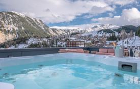 Квартира в Савойе, Овернь — Рона — Альпы, Франция за 75 000 € в неделю