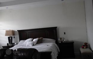 5-комнатный дом 455 м² в Майами-Лейкс за $1 280 000