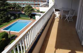 Четырехкомнатные апартаменты с видом на море в резиденции с большим садом и бассейнами, в 200 метрах от пляжа, Льорет‑де-Мар, Испания за 325 000 €