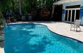 Комфортабельная вилла с бассейном, гаражом и террасой, Голден Бич, США за $2 200 000