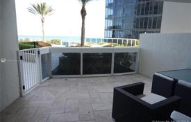 Комфортабельная квартира с видом на океан в резиденции на первой линии от пляжа, Санни Айлс Бич, Флорида, США за $1 199 000