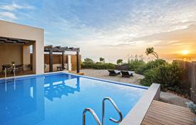 Вилла на берегу моря с бассейном и собственным выходом к пляжу, Наварино, Греция за $2 960 в неделю