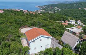 Двухэтажный дом с видом на море и дополнительным участком в Утехе, Бар, Черногория за 105 000 €