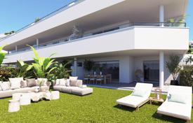 Четырехкомнатные апартаменты в закрытой резиденции с бассейном и садами, Эстепона, Испания за 343 000 €