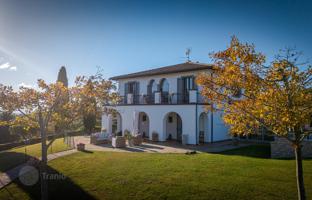 8-комнатное поместье 455 м² в Перудже за 1 400 000 €