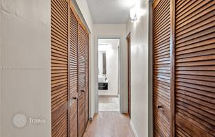 2-комнатная квартира в кондо 75 м² в Вест-Энде за $300 000