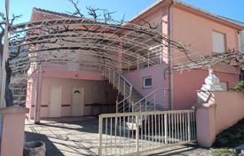 Меблированный дом с террасой, Бар, Черногория за 248 000 €