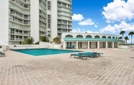Уютные апартаменты с видом на океан в резиденции на первой линии от пляжа, Санни Айлс Бич, Флорида, США за $790 000