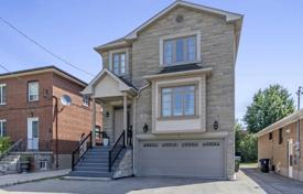 Дом в городе в Этобико, Торонто, Онтарио,  Канада за C$1 976 000