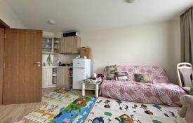 Прекрасный апартамент с одной спальней в живописном комплексе, в курортном поселке Равда за 73 000 €