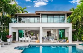 Современная прибрежная вилла с бассейном, гаражами, террасой и видом на океан, Майами-Бич, США за $11 995 000