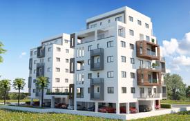 Апартаменты с огромной террасой в центре Ларнаки за 423 000 €