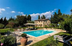 Отреставрированная вилла с бассейном и садом в Четоне, Тоскана, Италия за 1 090 000 €