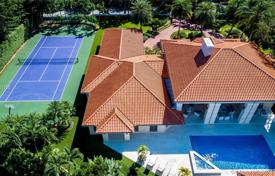 Комфортабельная вилла с бассейном, гаражом, теннисным кортом и террасой, Корал Гейблс, США за $4 950 000