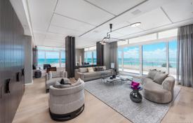 Меблированные апартаменты с террасой и видом на океан в здании с бассейном и спа-салоном, Майами-Бич, США за $14 950 000
