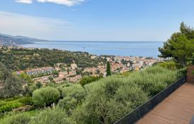 6-комнатная вилла в Рокебрюн — Кап-Мартен за 3 750 € в неделю