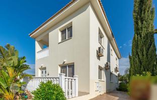 3-комнатная вилла 176 м² в Фамагусте за 550 000 €