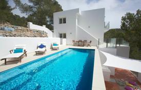 Новая вилла с бассейном и видом на море в Ес Каваллет, Ибица, Испания за 13 800 € в неделю