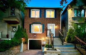 Дом в городе в Олд Торонто, Торонто, Онтарио,  Канада за C$2 416 000