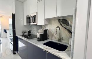 Кондоминиум 33 м² в Коллинз-авеню за $275 000