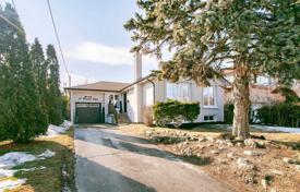 Дом в городе в Этобико, Торонто, Онтарио,  Канада за C$1 617 000