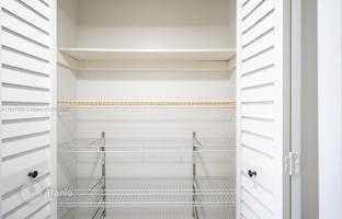 2-комнатная квартира в кондо 108 м² в Вест-Энде за $274 000