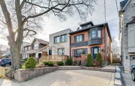 Дом в городе в Олд Торонто, Торонто, Онтарио,  Канада за C$2 276 000