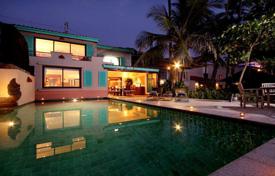 Вилла с террасой, видом на море, бассейном и просторным участком в современной резиденции, на первой линии от пляжа, Патонг, Таиланд за 1 805 000 €