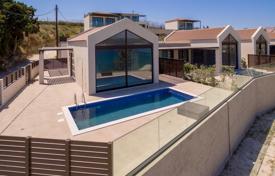 Загородный коттедж с бассейном с видом на море за $451 000