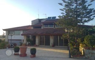 3-комнатный коттедж 350 м² в Дефтере за 500 000 €