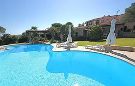 Великолепная вилла с бассейном в 300 м от моря, Кала-ди-Вольпе, Сардиния, Италия за 9 000 000 €