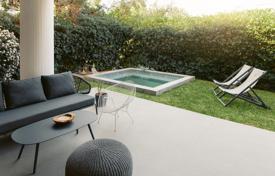 Двухуровневая стильная квартира с личным садом в Вуле, Аттика, Греция за 1 400 000 €