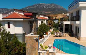 Меблированная вилла с бассейном и садом в жилом комплексе с множеством удобств, Каргыджак, Турция за $422 000