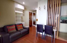 2-комнатные апартаменты в кондо в Клонг Тоей, Таиланд за $293 000
