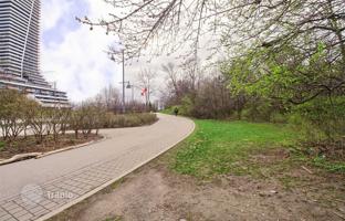 5-комнатная квартира в Лейк Шор Бульвар Запад за C$982 000