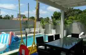 Современный коттедж с террасой, бассейном и садом, Нетания, Израиль за $783 000