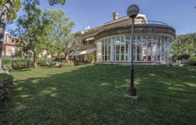 Уникальная вилла с застекленной галереей с бассейном, садом и лифтом, Кастельдефельс, Испания за 1 980 000 €