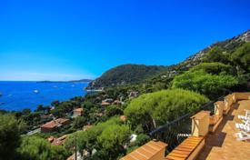 Вилла в стиле прованс с панорамным видом на залив и полуостров Кап Ферра за 1 800 000 €