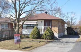 Дом в городе в Скарборо, Торонто, Онтарио,  Канада за C$1 139 000