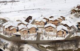 Шале в Юэ, Овернь — Рона — Альпы, Франция за 4 600 000 €