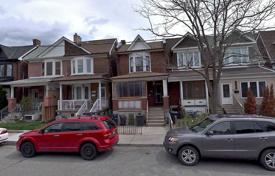 Дом в городе на Доверкоурт Роад, Олд Торонто, Торонто,  Онтарио,   Канада за C$981 000