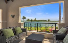 Современные апартаменты с видом на океан в резиденции на первой линии от набережной, Майами-Бич, Флорида, США за $2 150 000