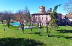 Исторический отреставрированный замок с бассейном и садом, Алессандрия, Италия за 7 000 000 €