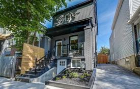 Дом в городе на Кравен Роад, Олд Торонто, Торонто,  Онтарио,   Канада за C$1 733 000